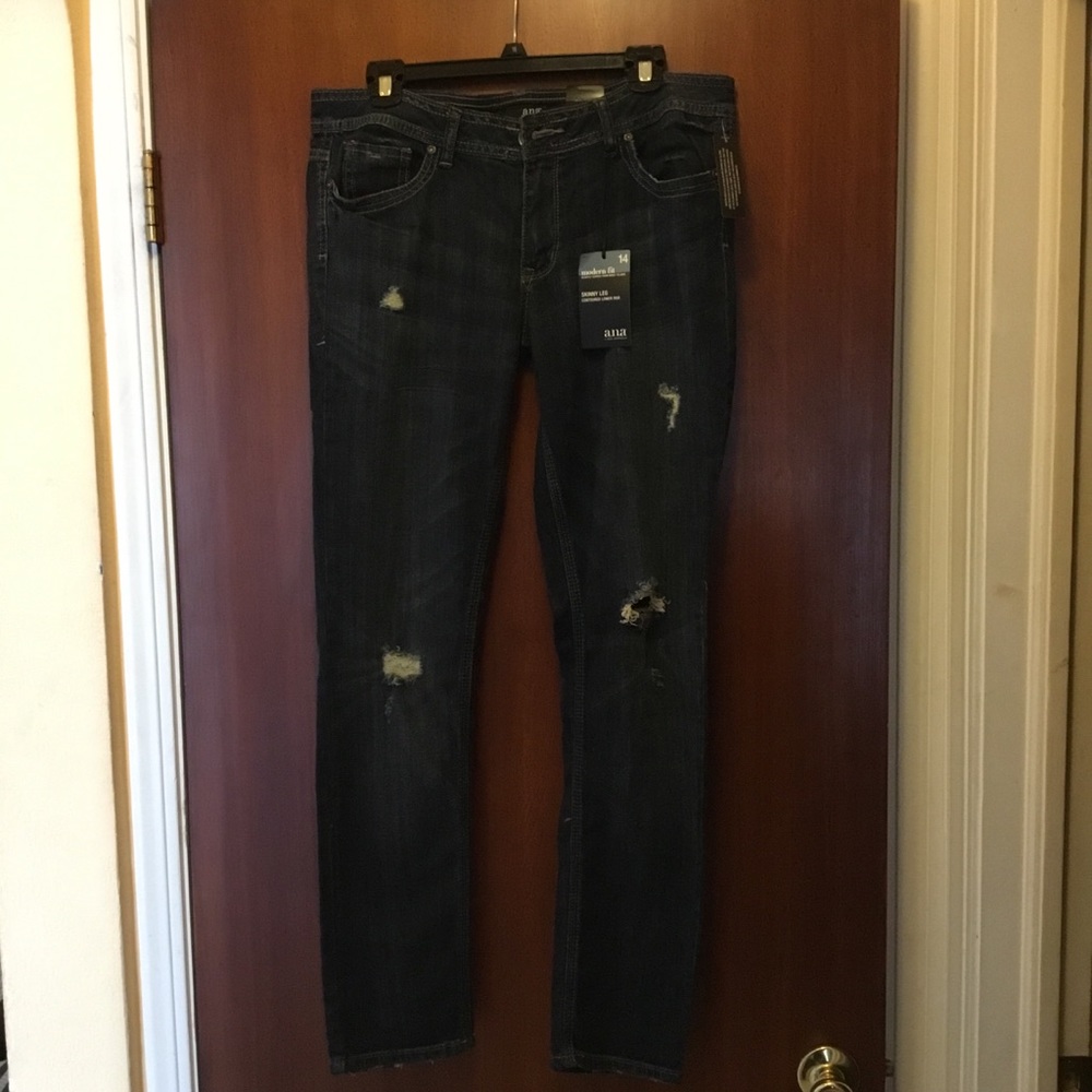 Women Distressed Jeans
